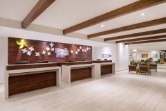 Aruba-Holiday-Inn-Front-Desk