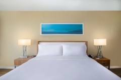 Aruba-Holiday-Inn-King-Bed-Angle-1